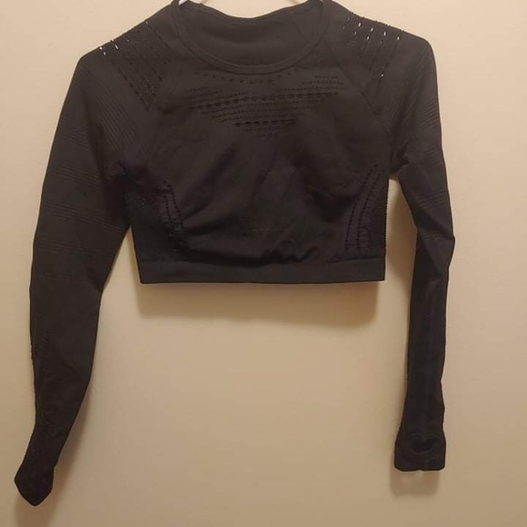 π₯π₯5 items for $25!π₯π₯ Gymshark athletic top- xs - Picture 3 of 3